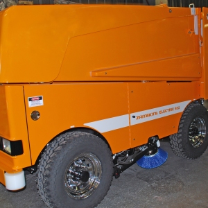 Model 552 in Orange and White